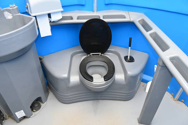 Porta potty delivery and setup in Point Of Rocks, MD